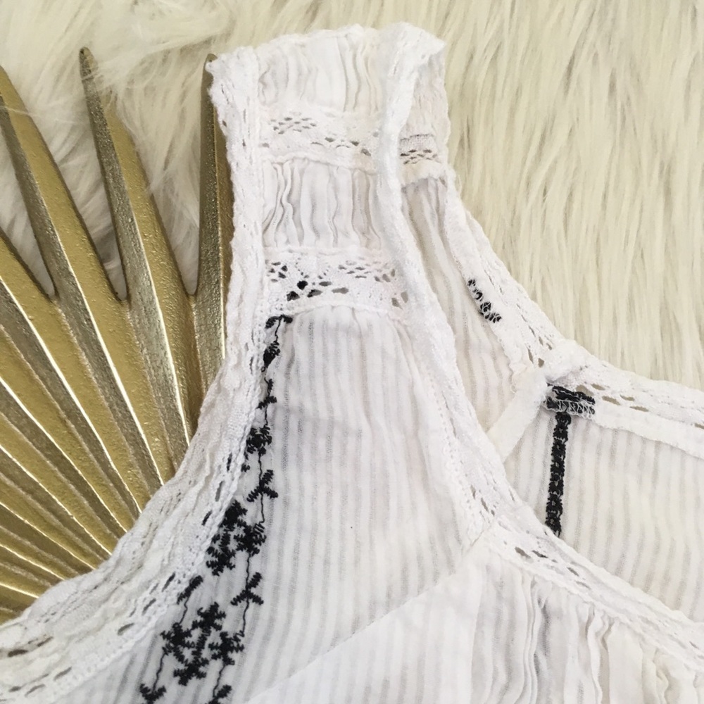 ☀️SOLD☀️Free People White Embroider Crop Tank Top - Picture 5 of 6